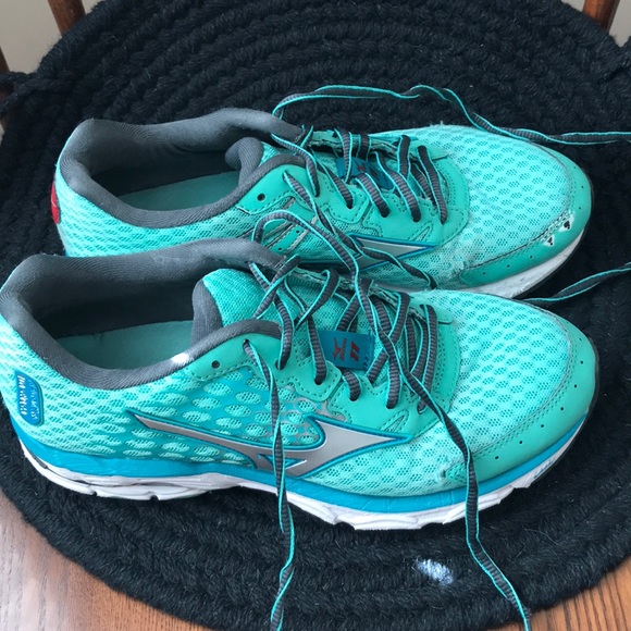 mizuno wave spike 12